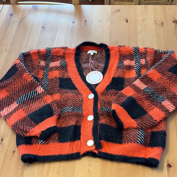 Umgee Sweaters - NWT! Umgee Stylish Fuzzy Redish-Orange and Black Plaid Cardigan Size L